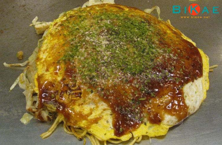 Hiroshima style okonomiyaki 