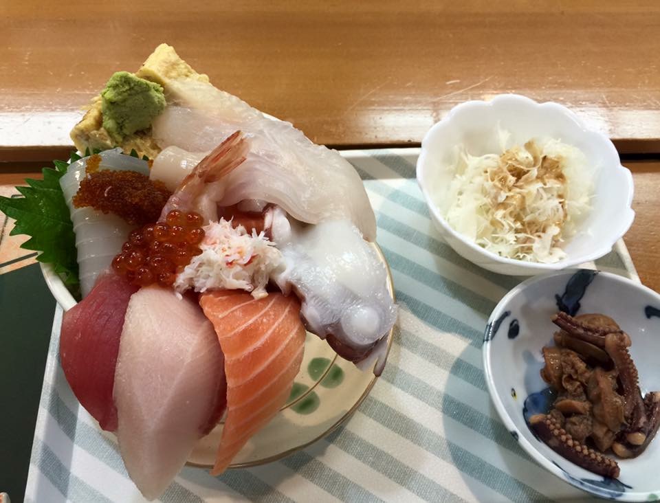 Phần cơm hải sản Kaisendon ở Hokkaido